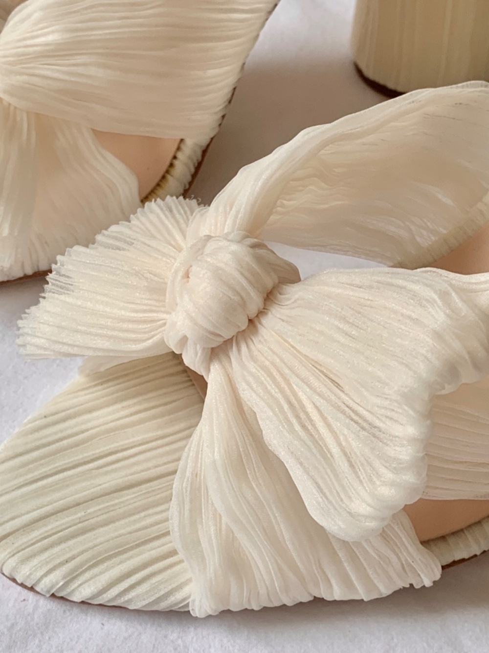 Loeffler Randall Camellia Pleated Bow Heel Pearl US9 NEW - Picture 4 of 16